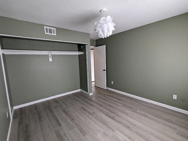 1277 Belridge St #1B — Photo 10