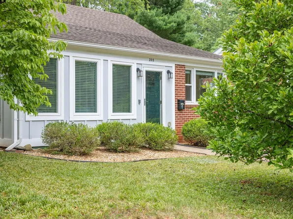 203 Raymond Ave #A, Charlottesville, VA 22903