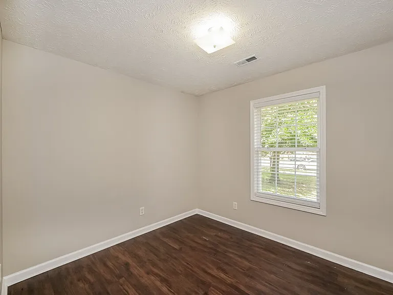 10007 Nevada Ave — Photo 14