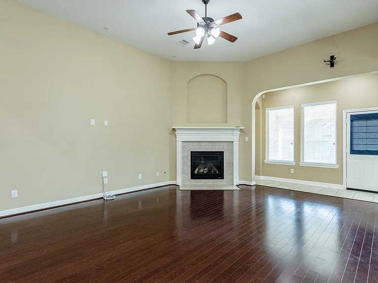 7810 Deep Green Dr — Photo 8