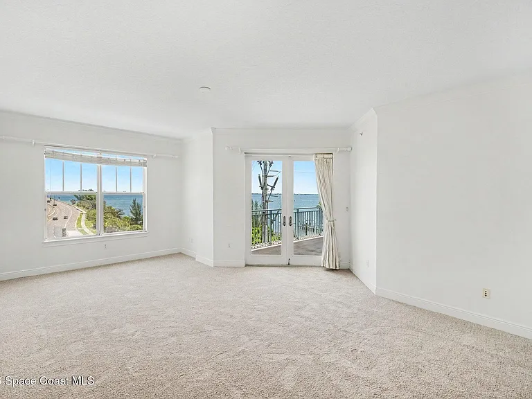 1437 Pineapple Ave #501 — Photo 14