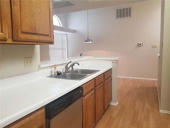 4th image of 349 Parkway Blvd