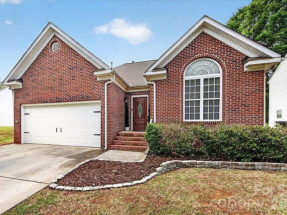2nd image of 404 Havenbrook Way NW