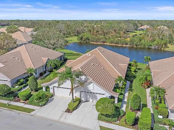 7011 Woodmore Ter, Lakewood Ranch, FL 34202