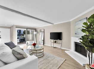 5800 Owensmouth Ave APT 40, Woodland Hills, CA 91367