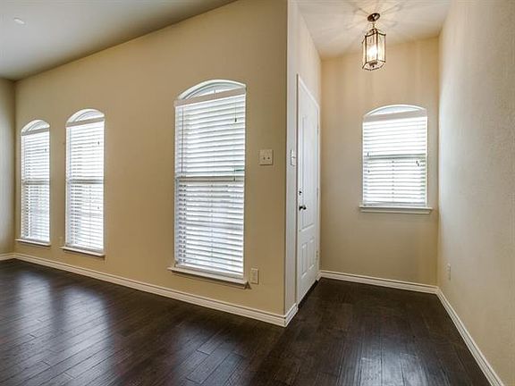 3rd image of 1480 Arapaho Dr