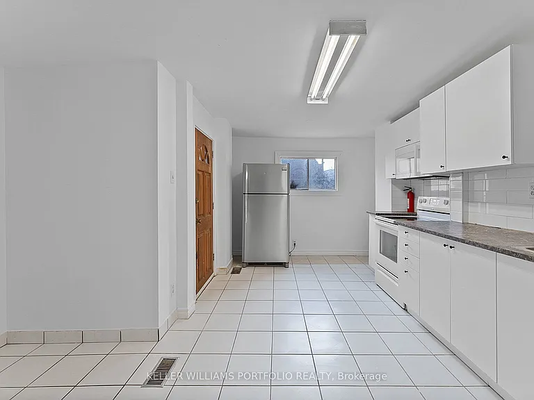 570 Jones Ave — Photo 14