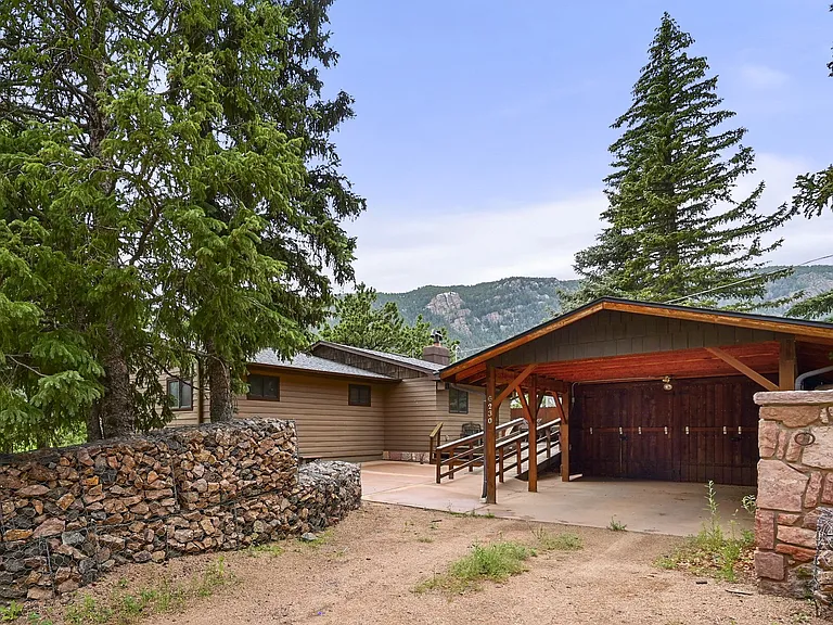 6230 Sand Gulch Rd — Photo 1