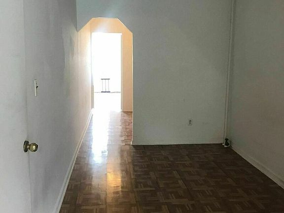 5th image of 293 Wyckoff Ave #5P