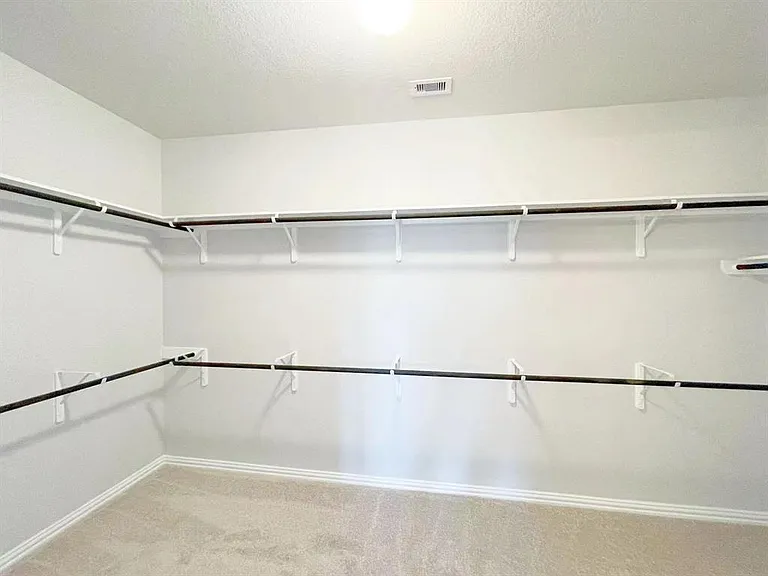 440 Round Lake Dr — Photo 15