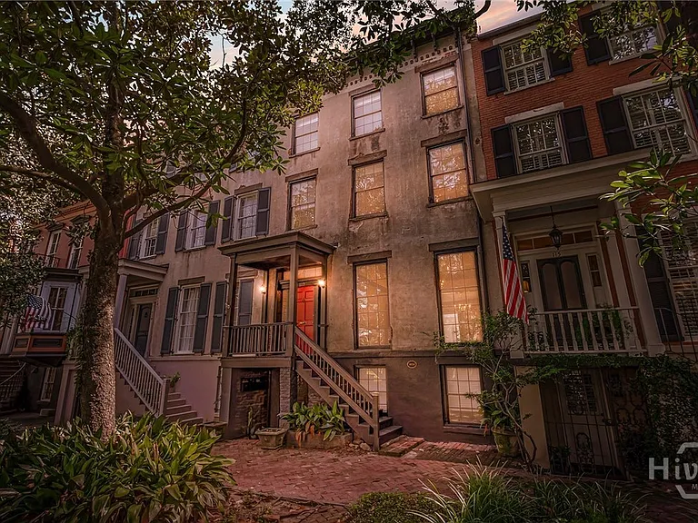 117 E Jones St #PARLOR — Photo 1