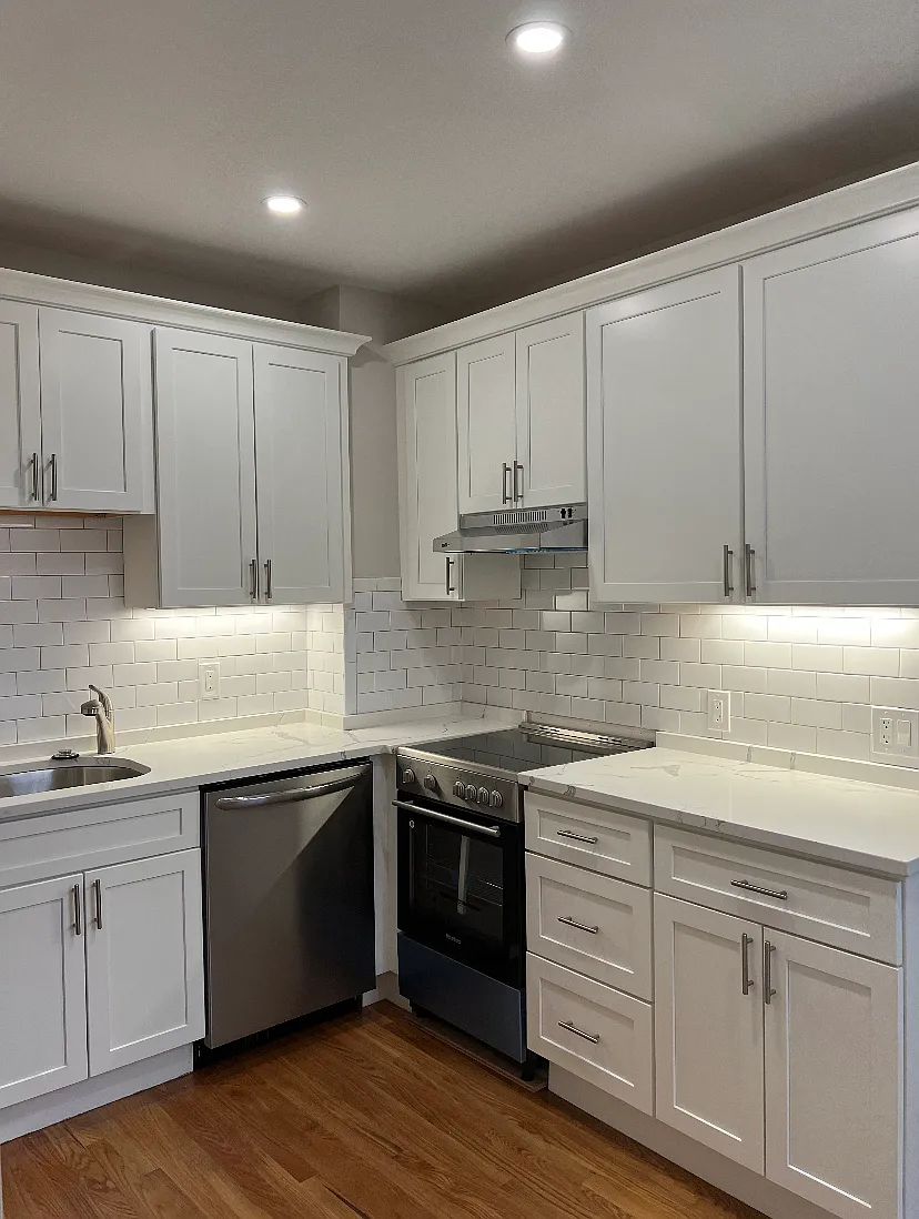 2 bed, 1.0 bath, 900 sqft, $4,250 — Photo 2