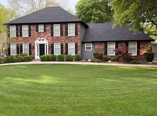 2900 W 121st St, Leawood, KS 66209