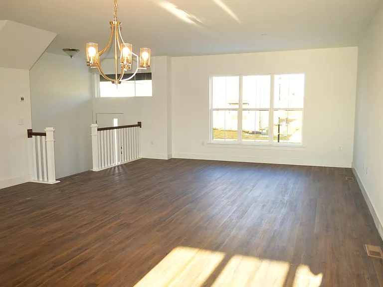 112 Stickley Dr — Photo 4
