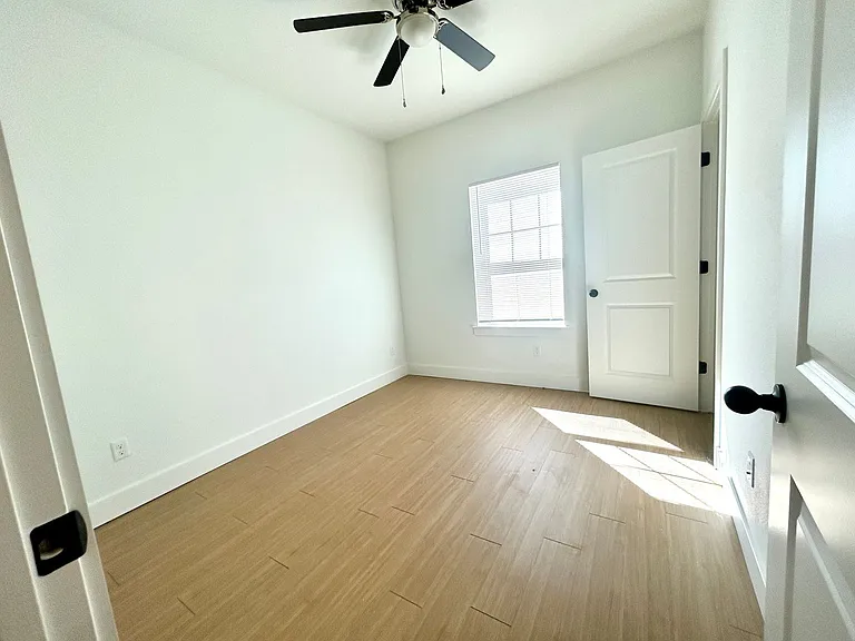 1820 Riverview Drive — Photo 28