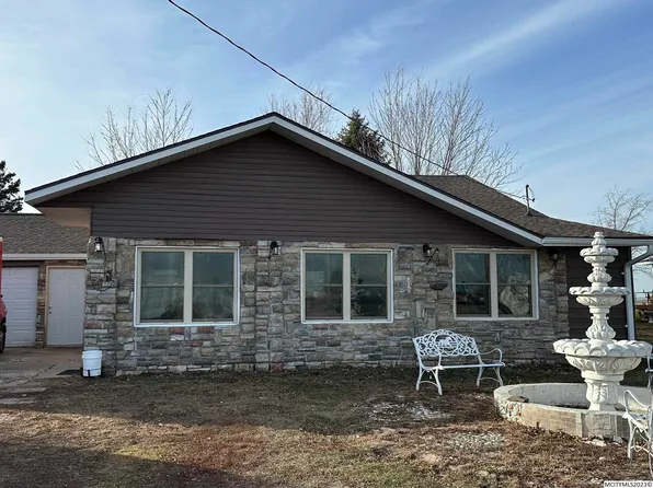 1104 8th St N, Northwood, IA 50459