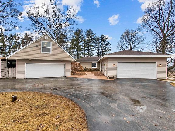 3rd image of W7881 Oakcrest Dr