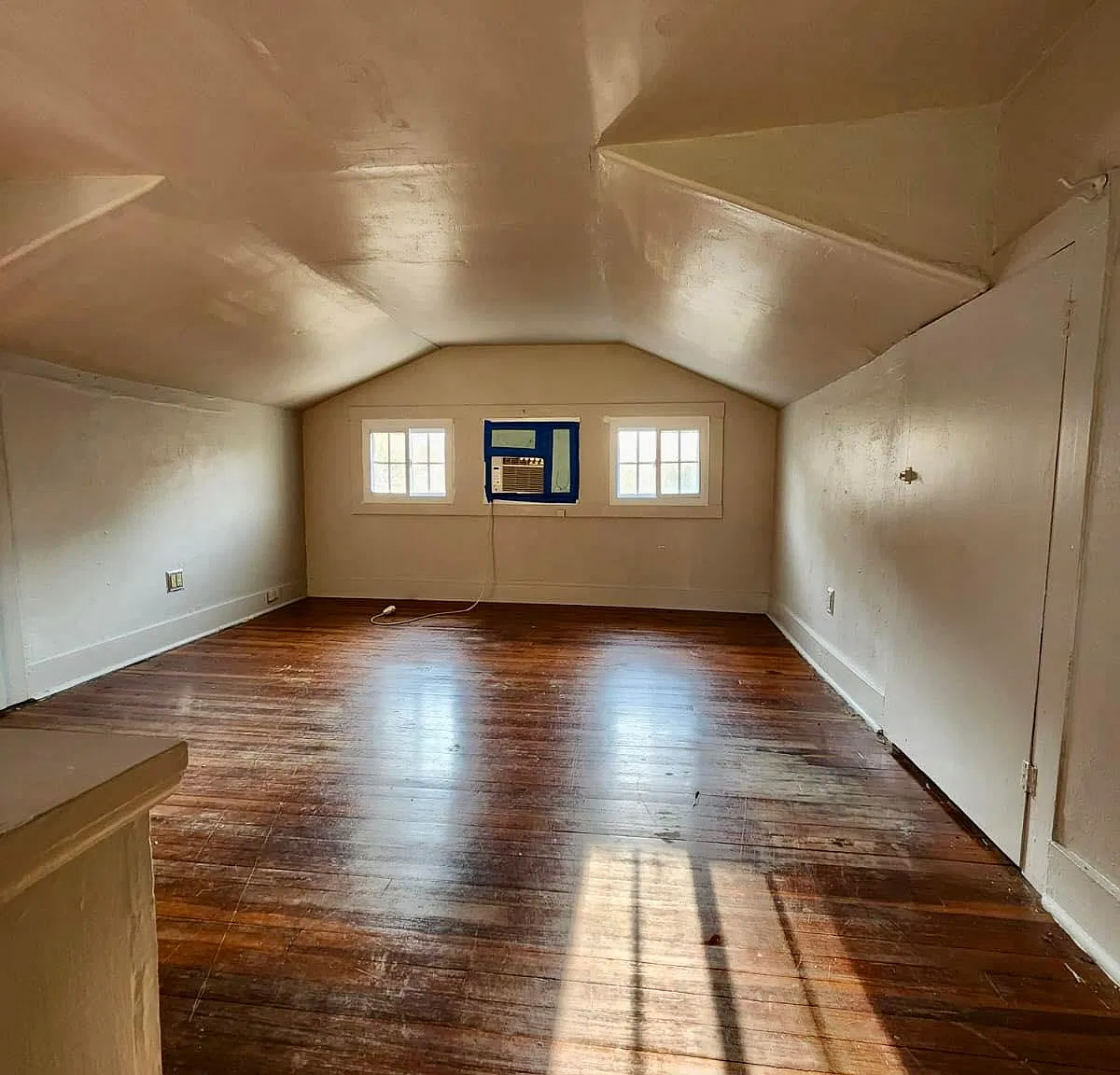 3 bed, 1045 sqft, $1,500 — Photo 3