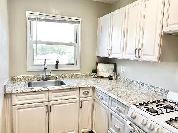 2243 Huntington Ave #304