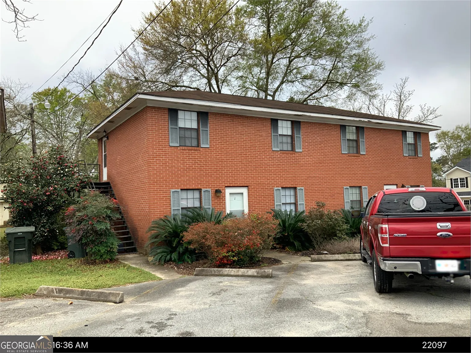 1 bed, 1.0 bath, 575 sqft, $950 — Photo 1