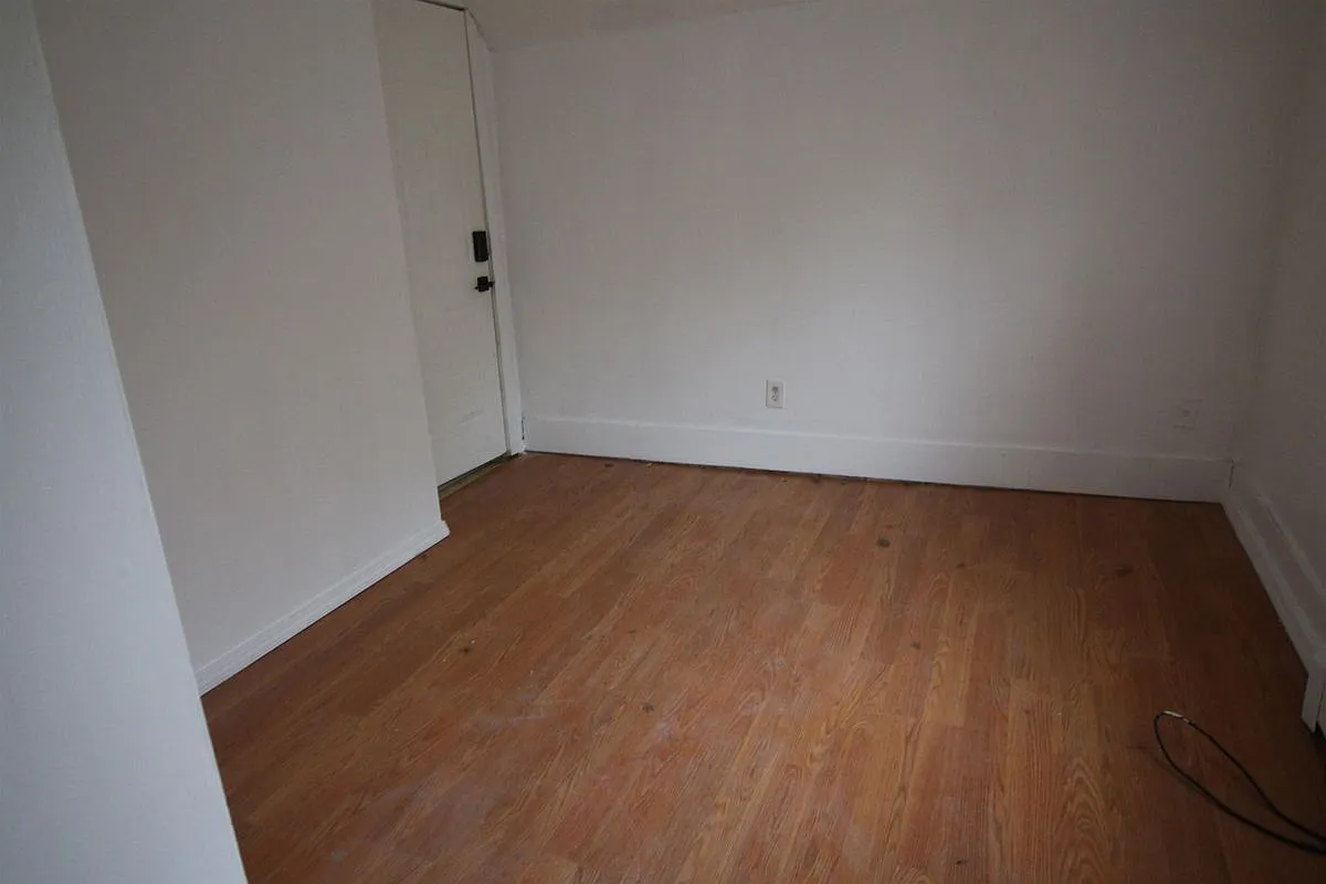 Building Photo - 11 Elm St #1A
