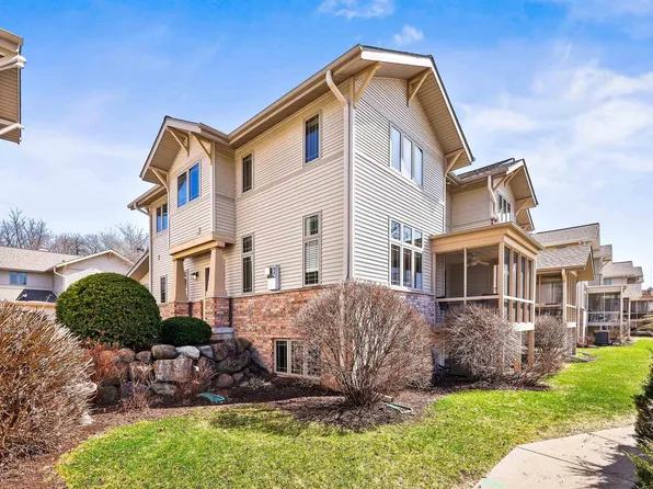 57 Wood Brook Way, Fitchburg, WI 53711