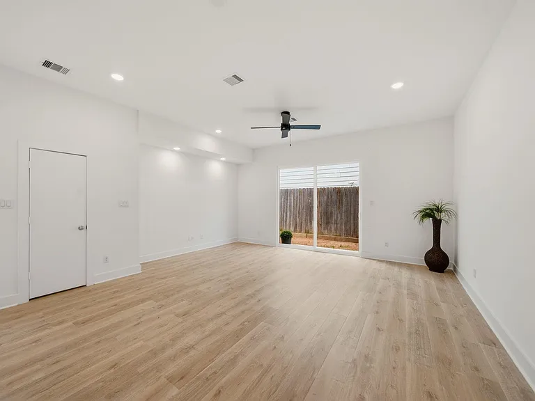 1512 Barbee St #B — Photo 12