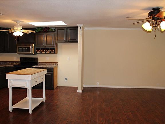 4th image of 1106 W McGee St