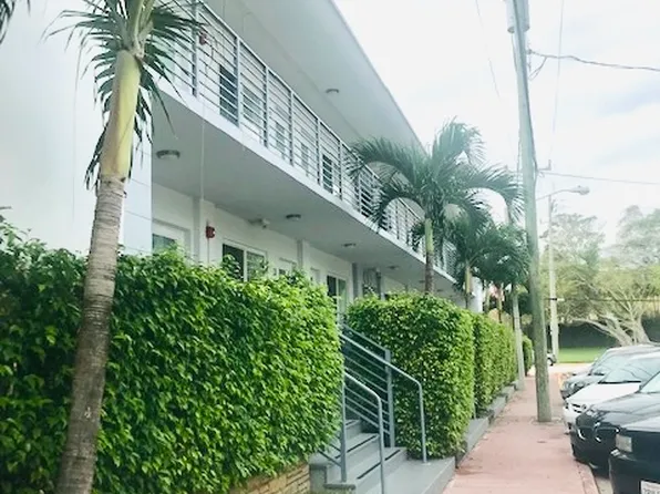 610 74th St, Miami Beach, FL 33141