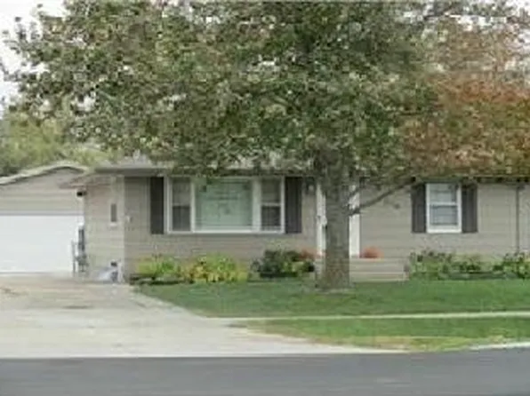625 4th St, Waukee, IA 50263
