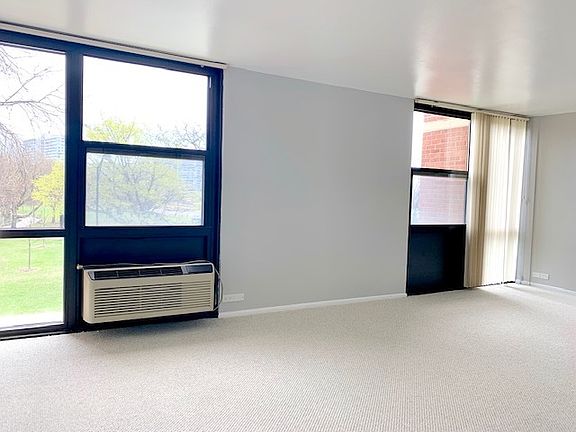 4th image of 2921 S Michigan Ave APT 308