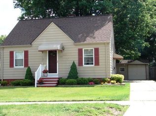 1421 Commonwealth Ave, Mayfield Heights, OH 44124