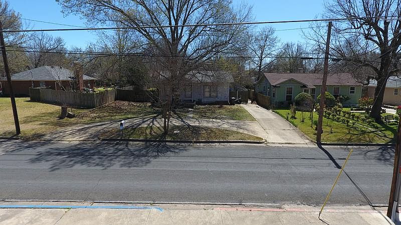 1st image of 2207 W 4th Ave