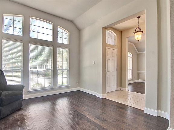 5th image of 6421 Pawnee Ln