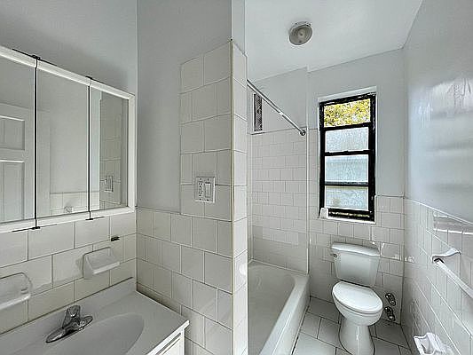 5th image of 929 Saint Nicholas Ave #5G
