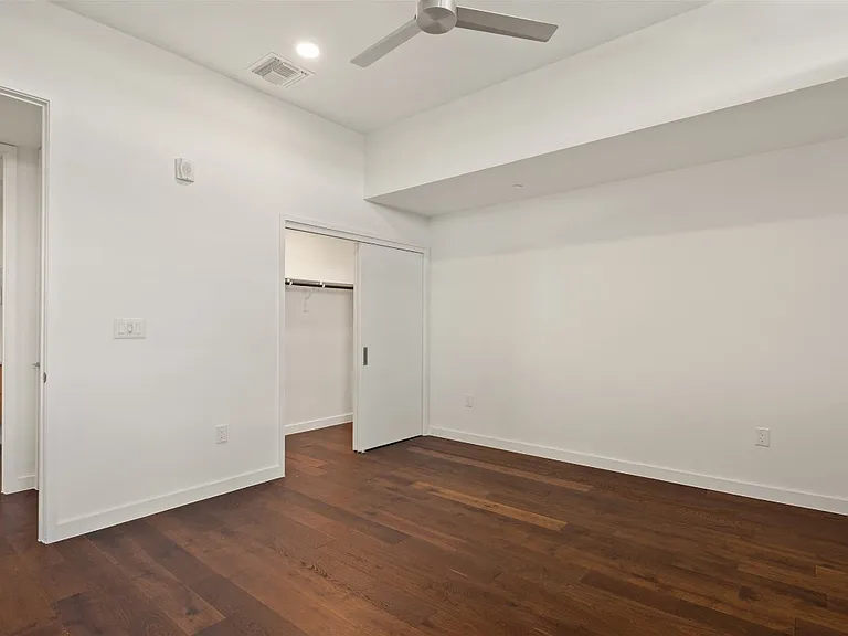 1322 E 12th St #407 — Photo 11