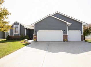 629 E Rolling View Dr, Valley Center, KS 67147