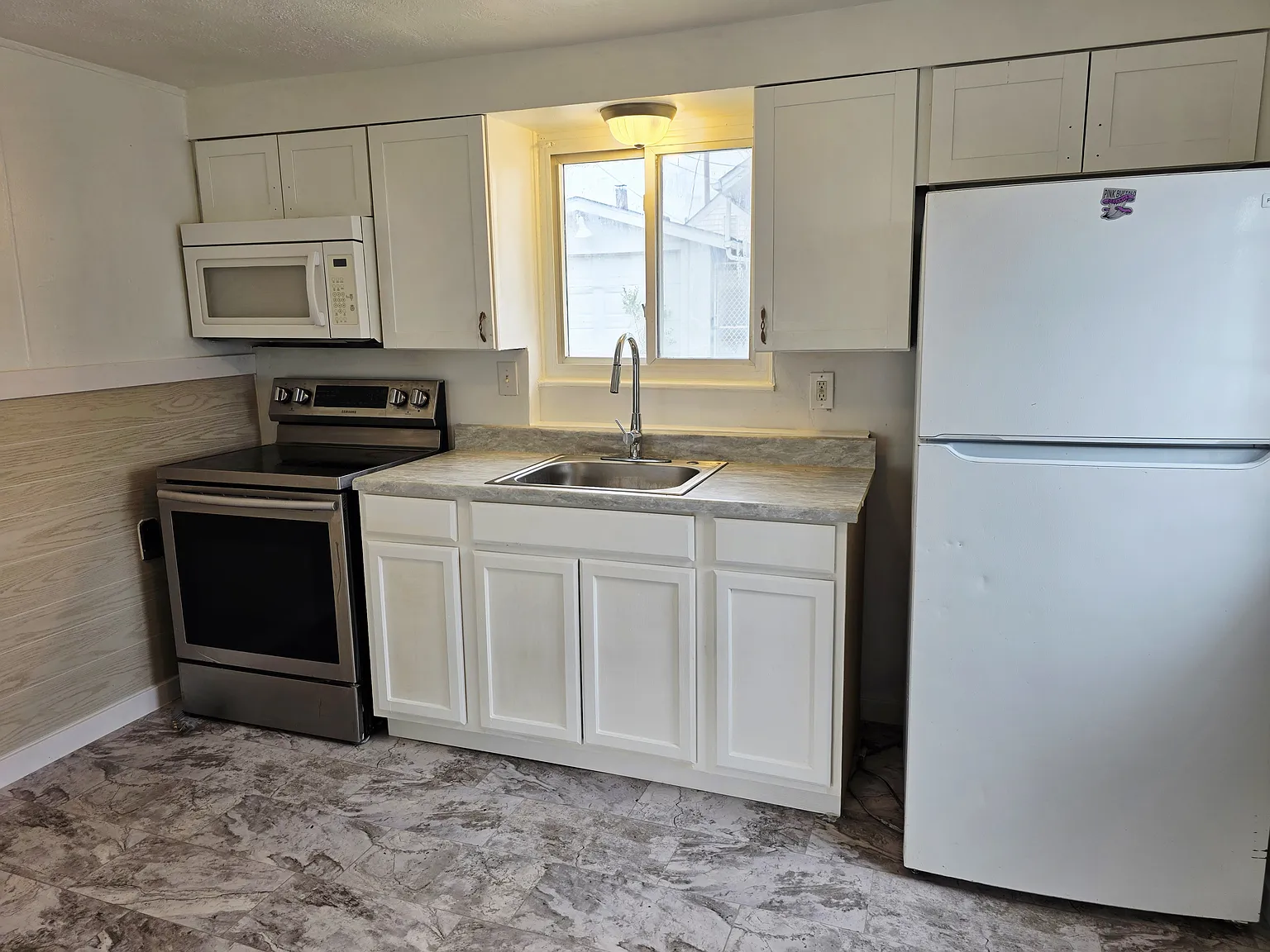 2 bed, 800 sqft, $725 — Photo 2