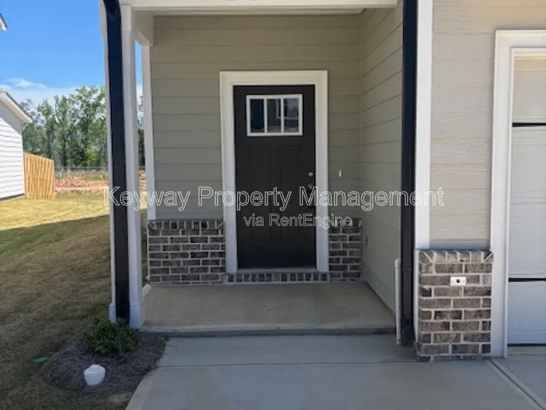 2044 Denmark Ave SE — Photo 3