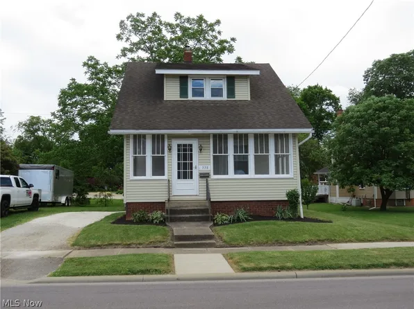 338 N High St, Carrollton, OH 44615