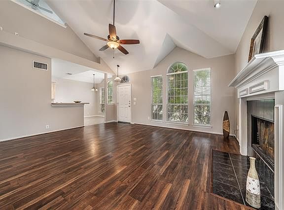 3rd image of 2241 Bresee Dr