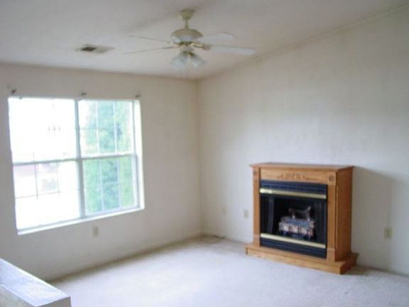 2nd image of 728 Palmer Ave