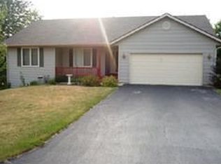 7980 Coopers Hawk Trl, Machesney Park, IL 61115