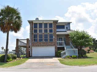 807 N Shore Dr, Clear Lake Shores, TX 77565