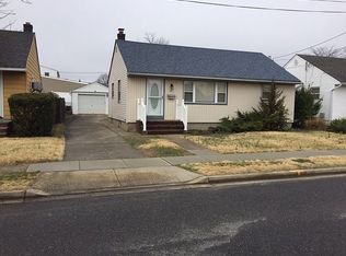 75 Gardner Ave, Hicksville, NY 11801