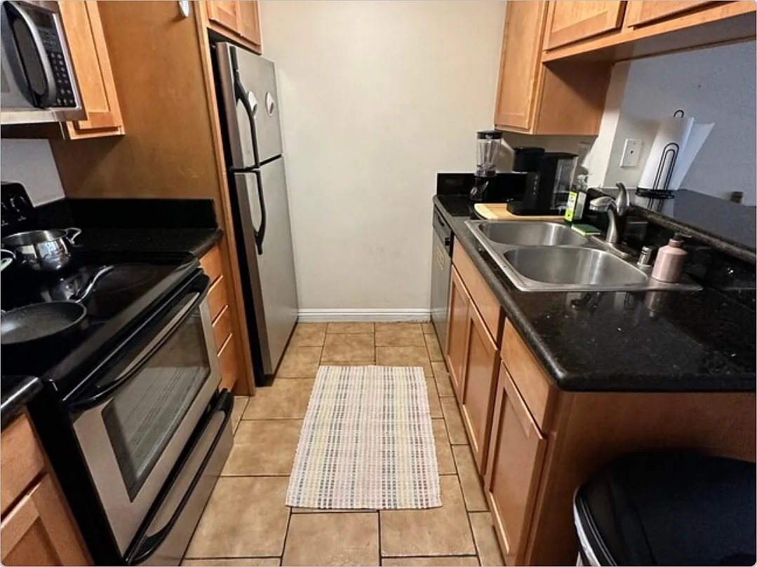 2 bed, 740 sqft, $2,800 — Photo 2