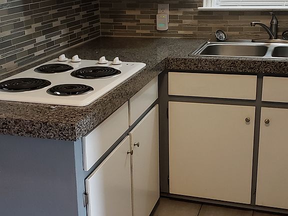 2nd image of 3116 Ramona Dr