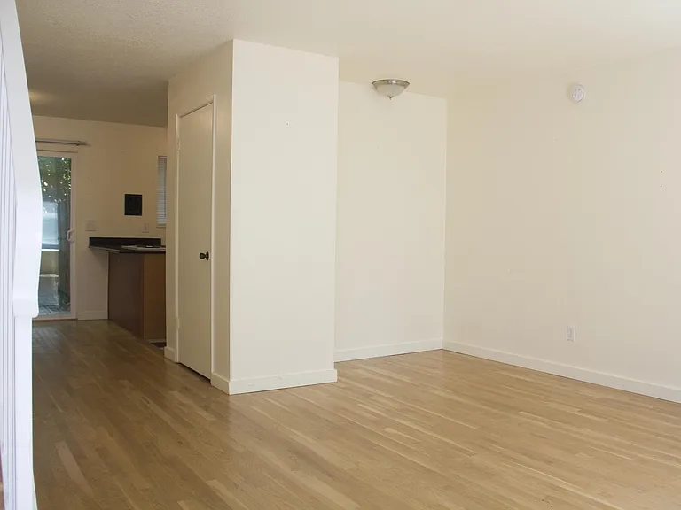 426 NE 75th Ave — Photo 59