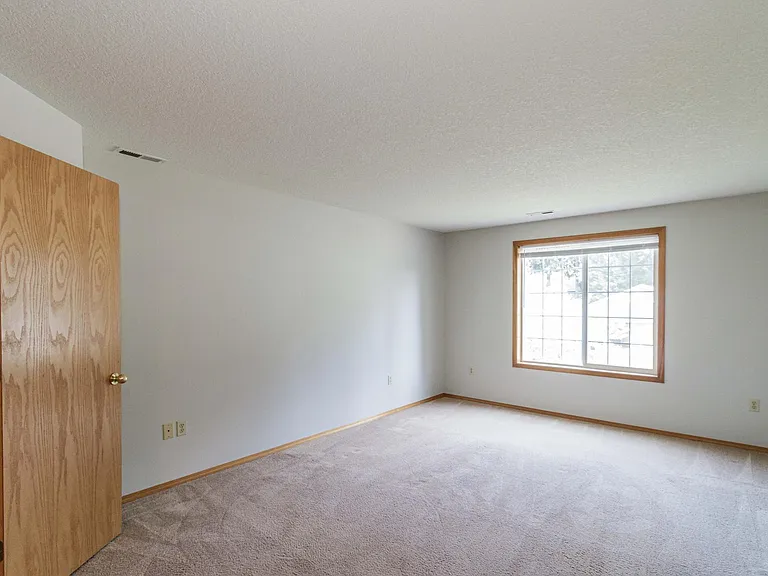 15709 NE 12th Way — Photo 18