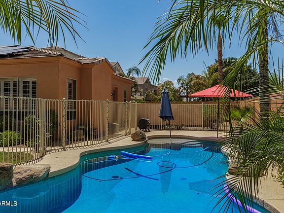 5th image of 2106 E Buena Vista Dr